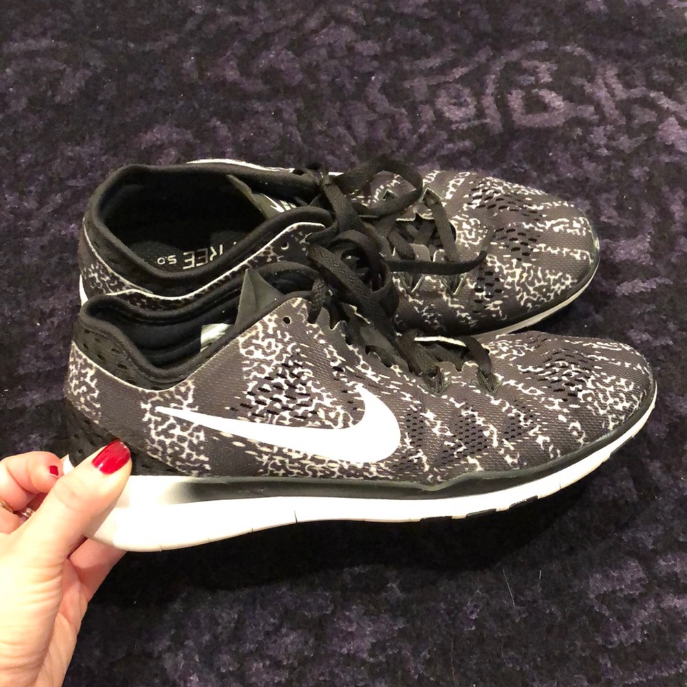 Nike free 5.0 sneakers size 6 great condition